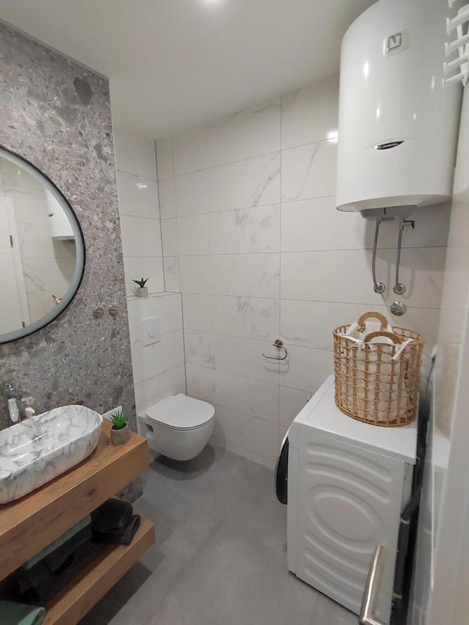 Center Apartment Pia Omiš Exteriör bild