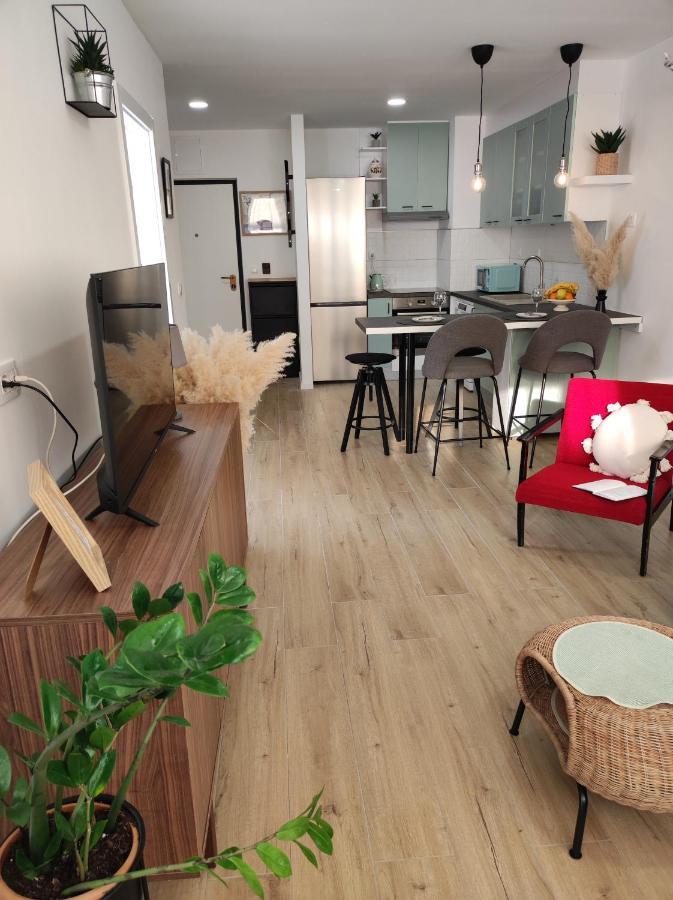 Center Apartment Pia Omiš Exteriör bild