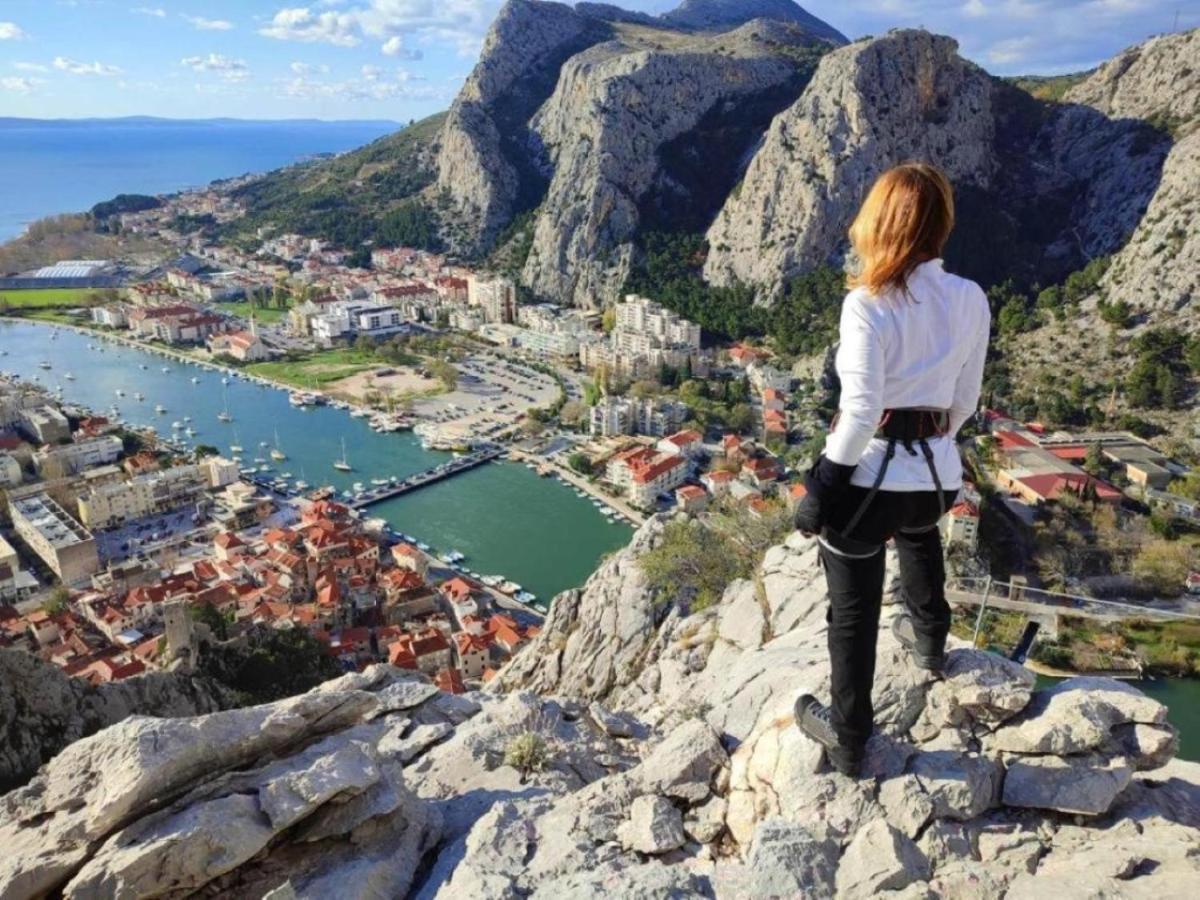 Center Apartment Pia Omiš Exteriör bild