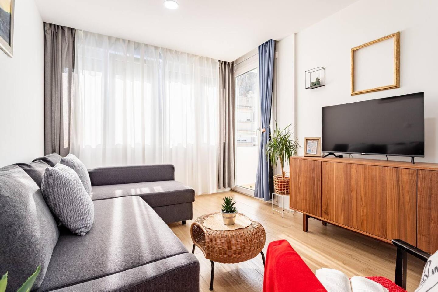 Center Apartment Pia Omiš Exteriör bild