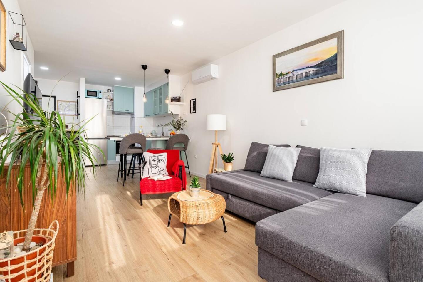 Center Apartment Pia Omiš Exteriör bild