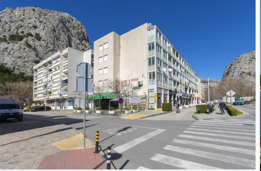 Center Apartment Pia Omiš Rum bild
