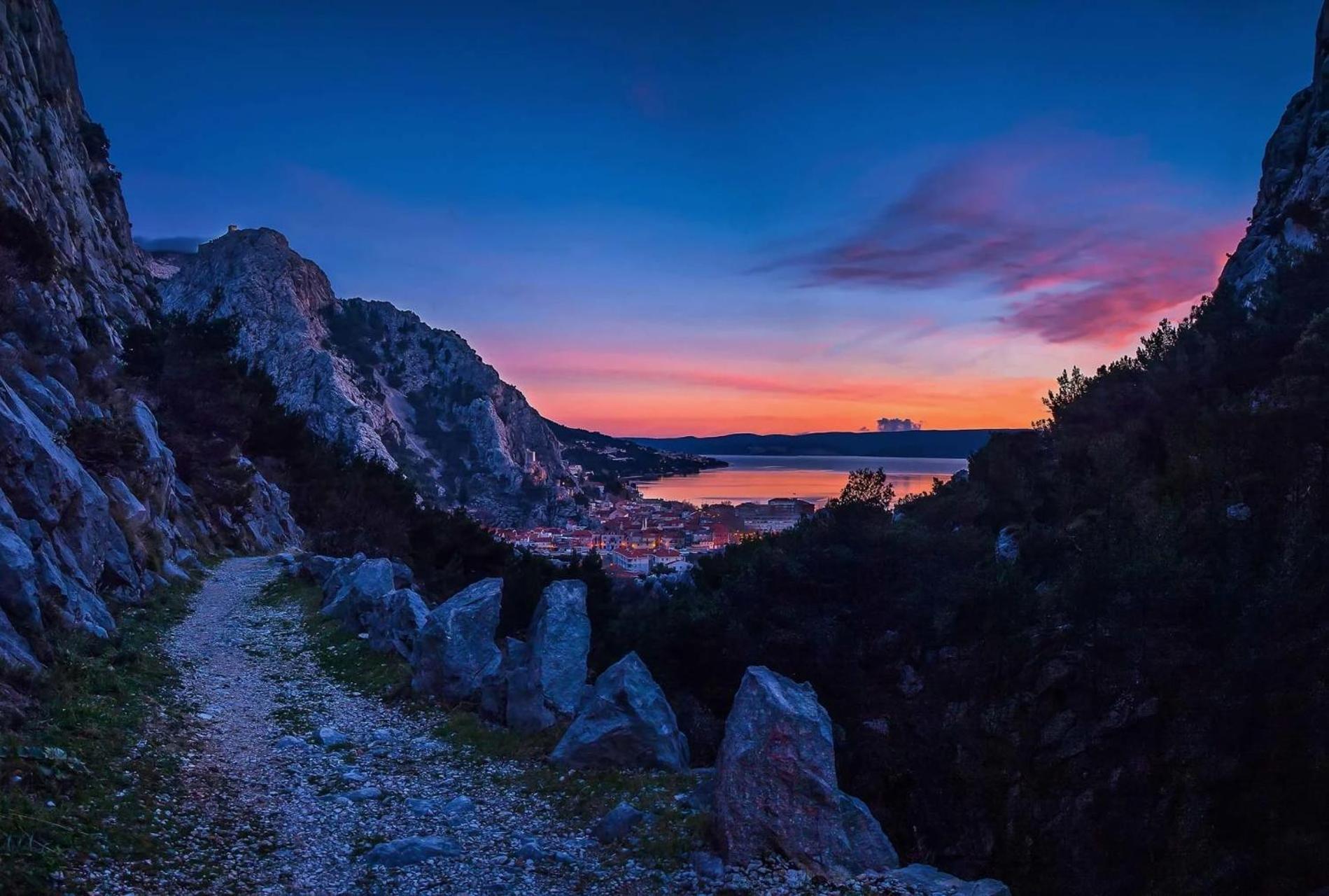 Center Apartment Pia Omiš Exteriör bild
